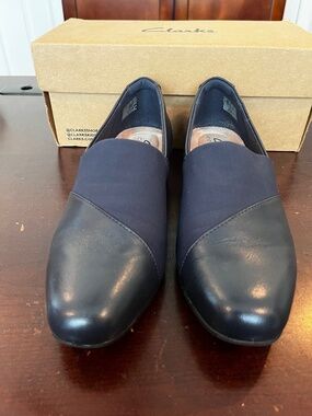 Clarks Juliet Gem Navy Leather Ladies Slip Shoe On Size 8